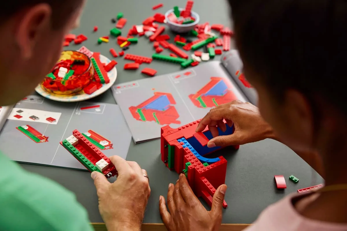 Конструктор LEGO 791 деталей пластик 18+ червоний синій зелений