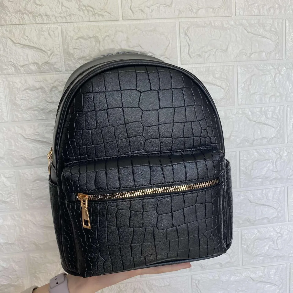 Женский рюкзак эко кожа змеиный принт 28x23x11 см черный