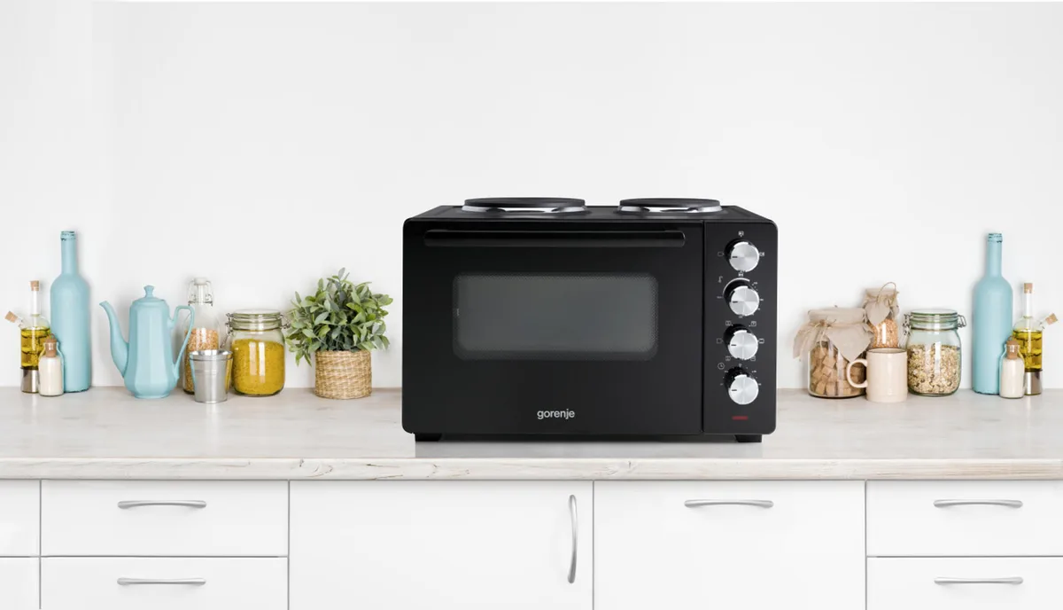 Компактна електрична піч Gorenje, 30 л, 52x32x40.5 см, 2 конфорки, чорна.