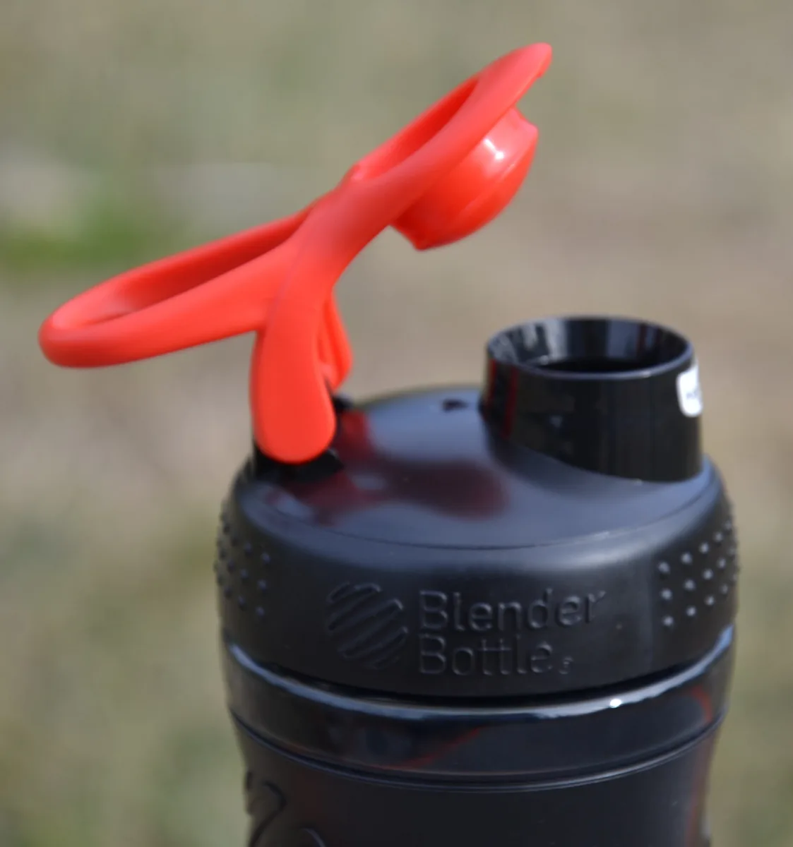 Шейкер BlenderBottle Tritan 590 мл Чорний Червоний