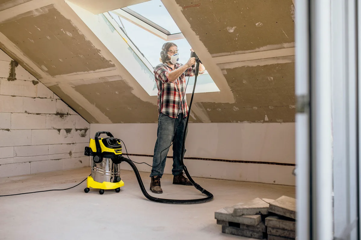 Професійний пилосос Karcher WD 6 P S V-30/6/22/T, потужність 1300 Вт, об'єм контейнера 30 л, вага 9.3 кг.