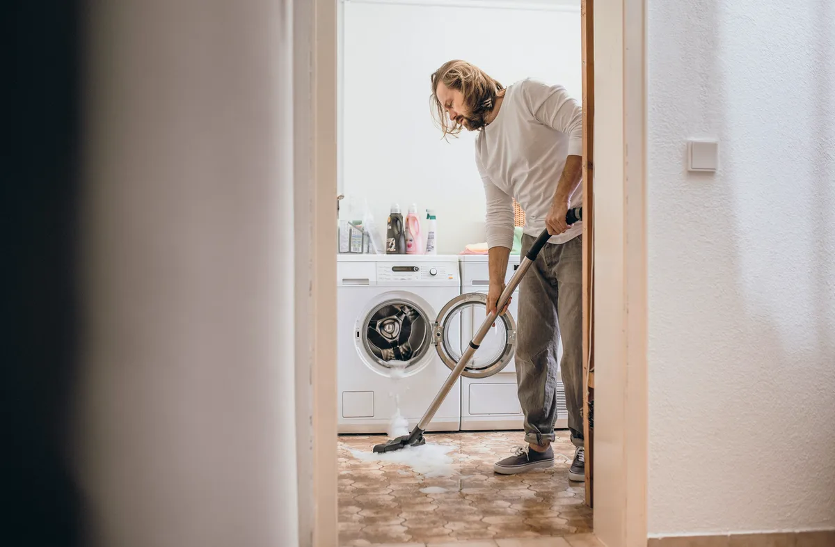 Професійний пилосос Karcher WD 6 P S V-30/6/22/T, потужність 1300 Вт, об'єм контейнера 30 л, вага 9.3 кг.