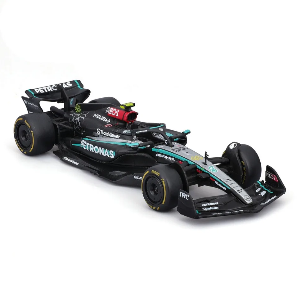 Колекційна автомобільна модель Bburago металева 1:43 Mercedes-AMG F1 W15 Performance чорна