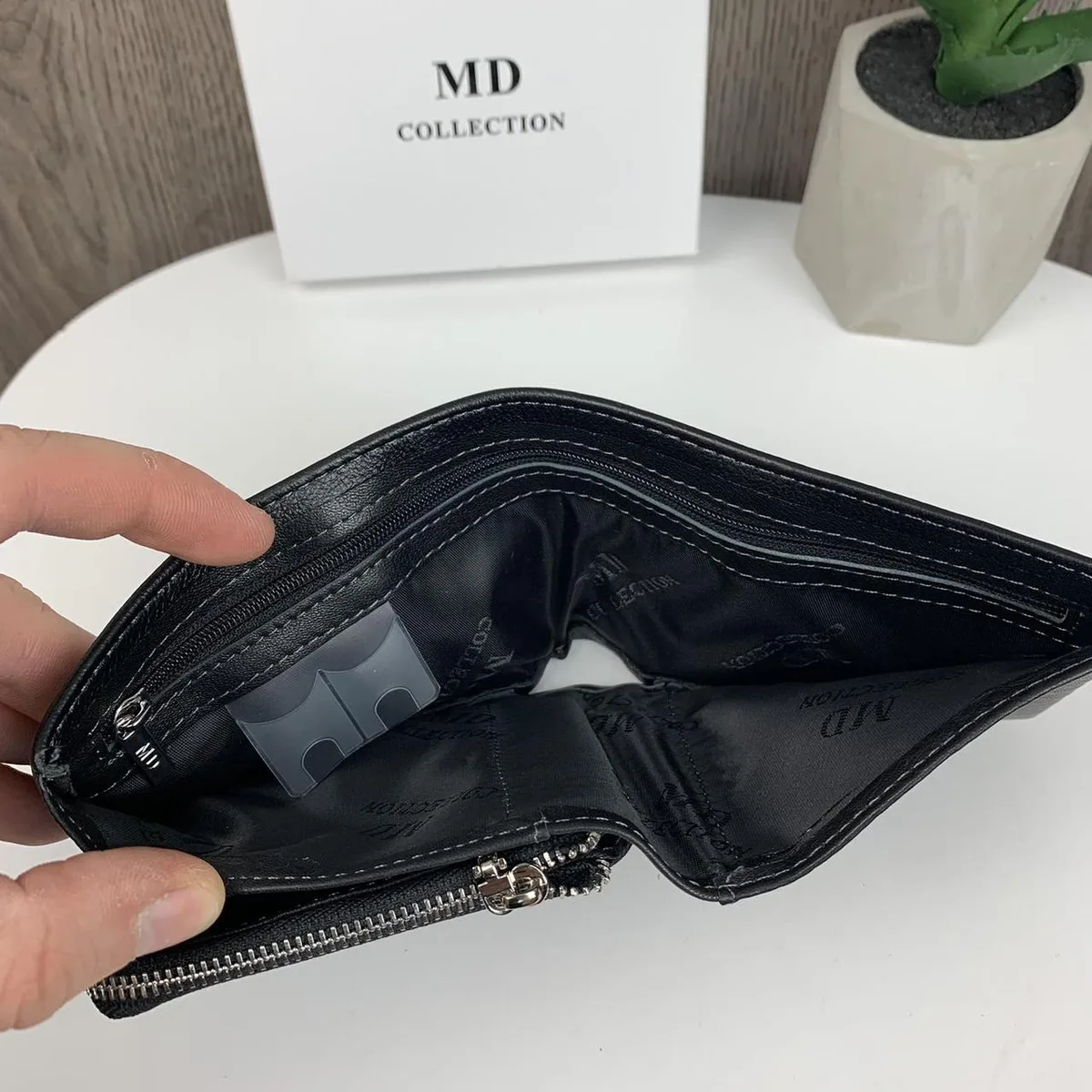 Чоловічий шкіряний гаманець портмоне MD на магнітах 12х10х2,5 см натуральна шкіра чорний