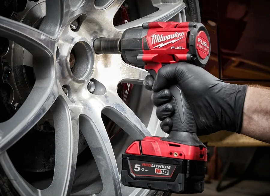 Акумуляторний ударний гайковерт Milwaukee M18 FMTIW2F12-0X 18В, 881Нм, 0-1325 об/хв, 1/2", кейс, 2.3 кг, без батареї та зарядного