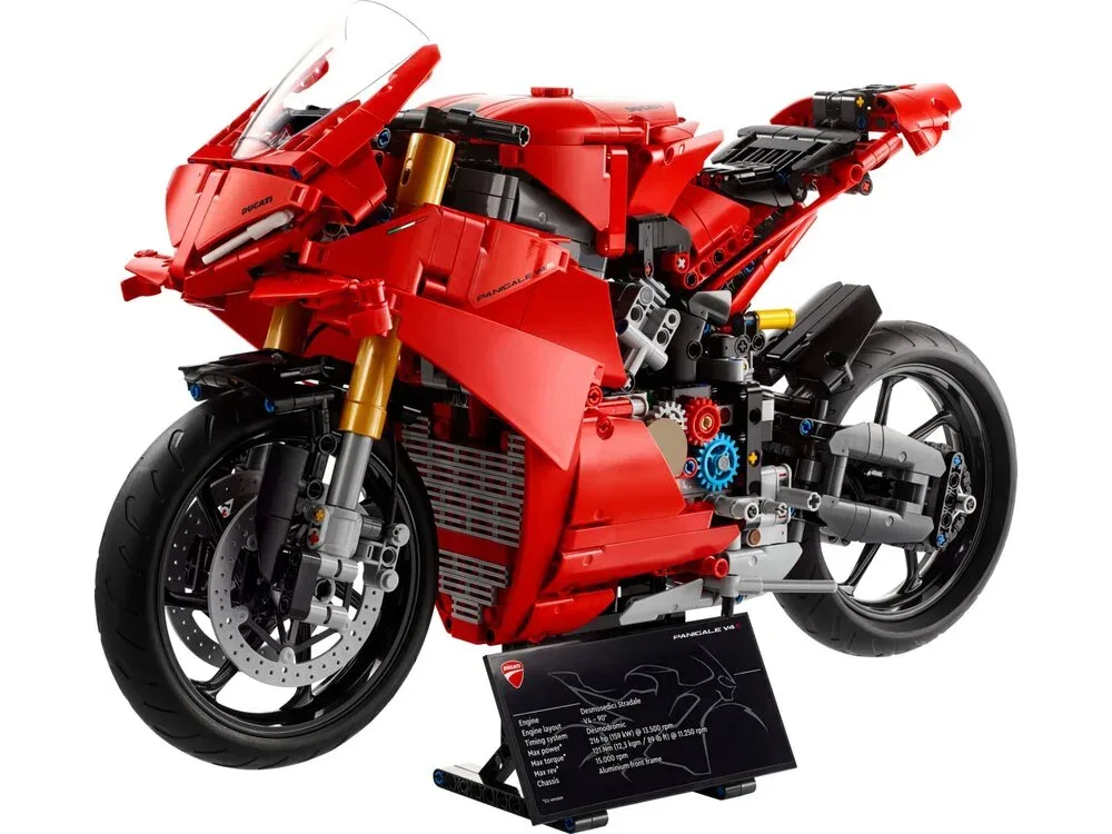 Конструктор LEGO Technic Мотоцикл 1603 деталі різнокольоровий