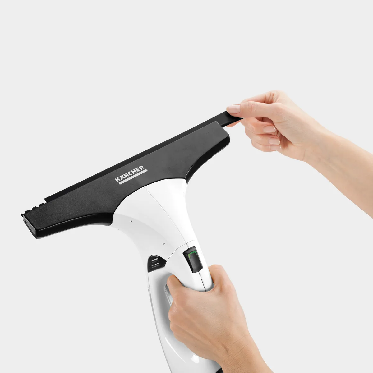 Віконний пилосос Karcher WV 2 PLUS NP, об'єм води - 0.1 л, автономна робота до 35 хв, вага - 0.6 кг, білий.