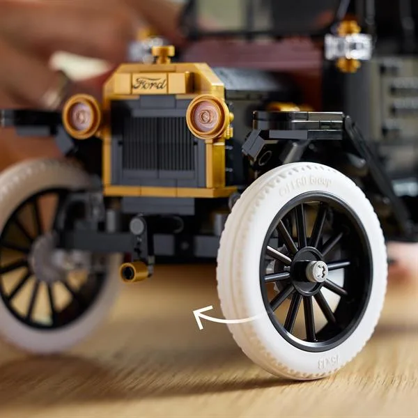LEGO Icons Конструктор 1060 деталей чорний