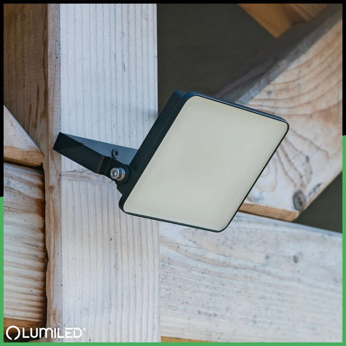 LED-прожектор LumiLED 20W чорний пластик метал 16,18х15,25х5,73 см