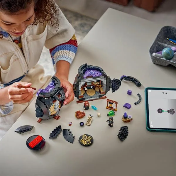Конструктор LEGO Harry Potter Котел 652 деталі 28х26х10 см Червоний