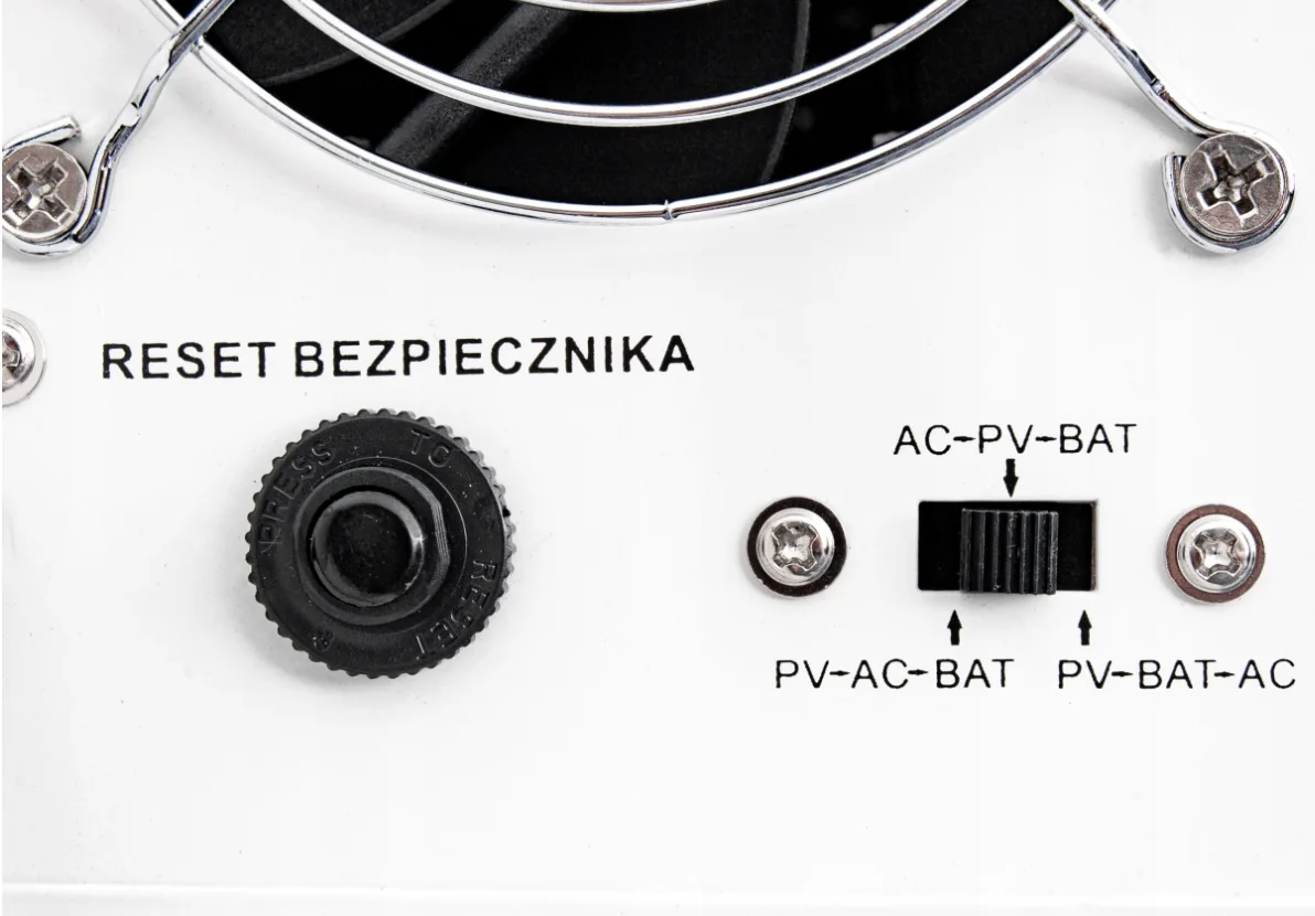 Гібридний ІБП інвертор Volt Polska 2000W 24V 230V з чистою синусоїдою 2 розетки