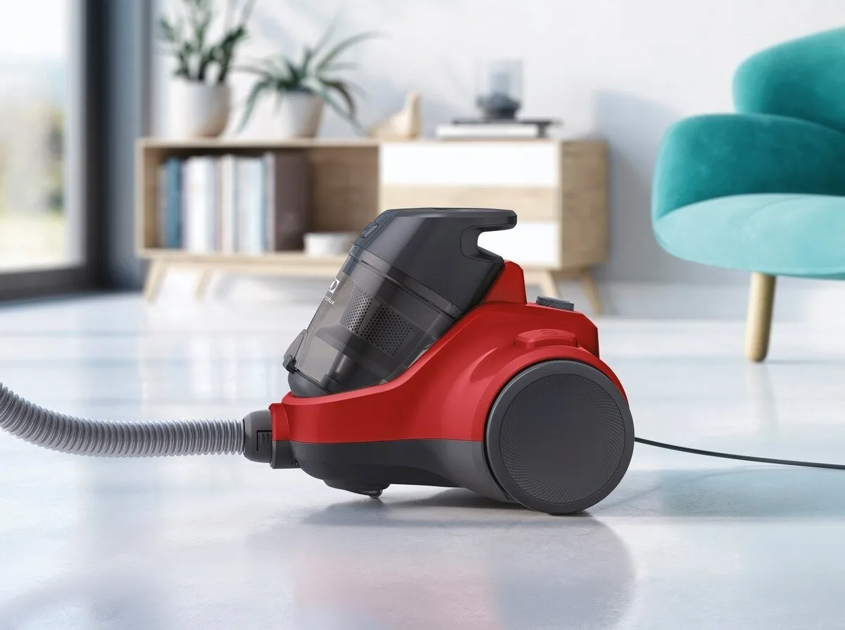 Пилосос Electrolux з контейнером, потужність 750 Вт, об'єм пилозбірника 1.8 л, фільтр HEPA12, 5 насадок, червоного кольору.