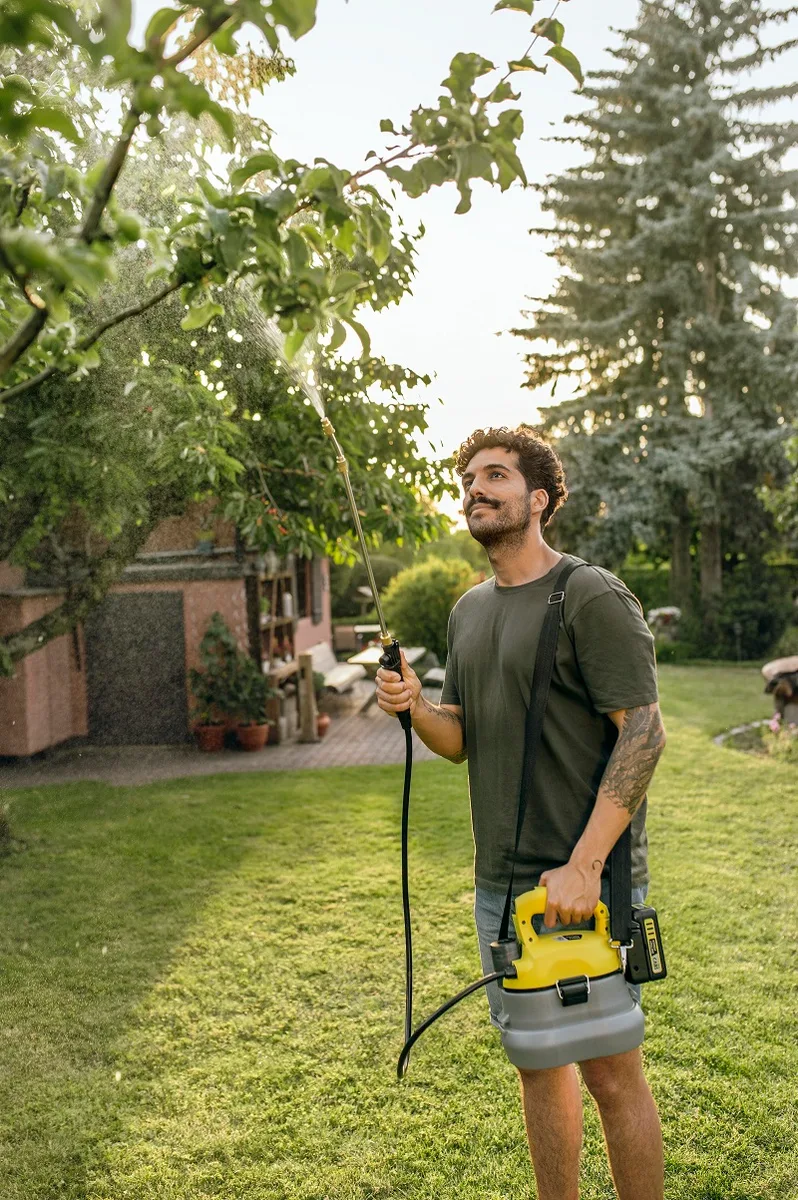 Обприскувач акумуляторний Karcher 4 л 1,8 кг для рослин 18В