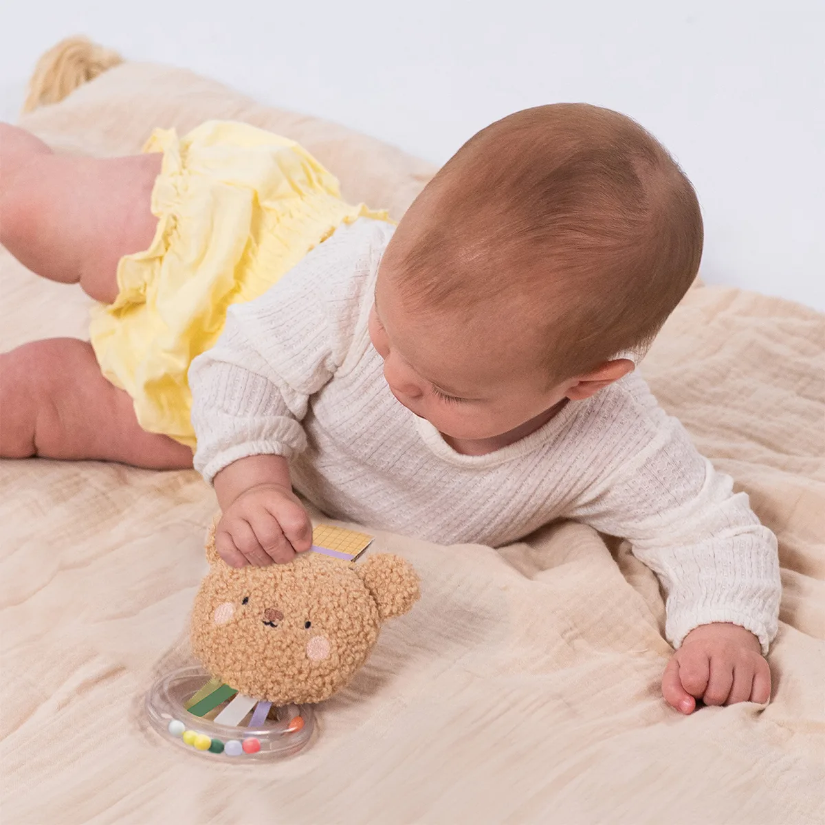 Брязкальце Ведмедик Брендон Taf Toys поліестер 10,5х5х16 см кольорове
