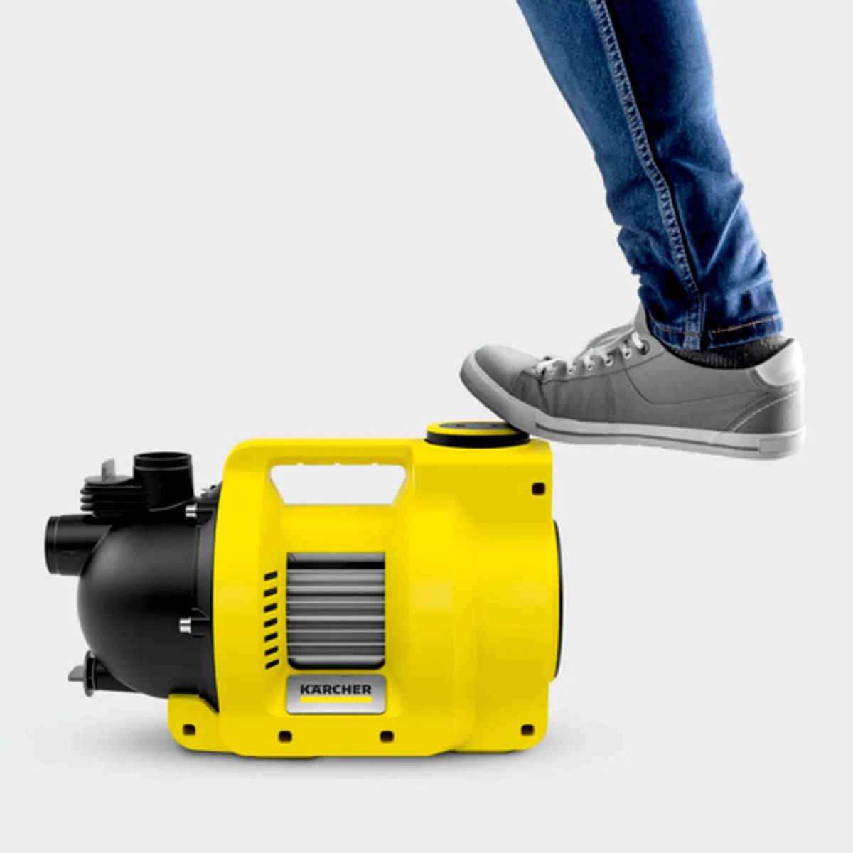 Садовый насос Karcher BP 5000 Garden 1000 Вт, производительность 5 куб м/ч, высота подъема 45 м, глубина погружения 8 м, вес 7 кг