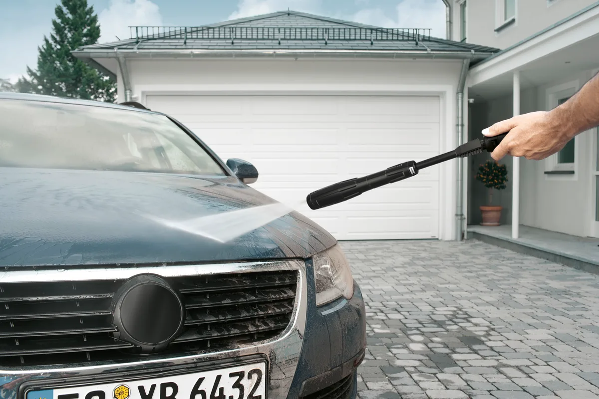 Високотехнологічна мінімийка Karcher K 5 Classic, потужність 2100Вт, робочий тиск 20-145 бар, витрата води 500л/год, шланг 8м, ваг
