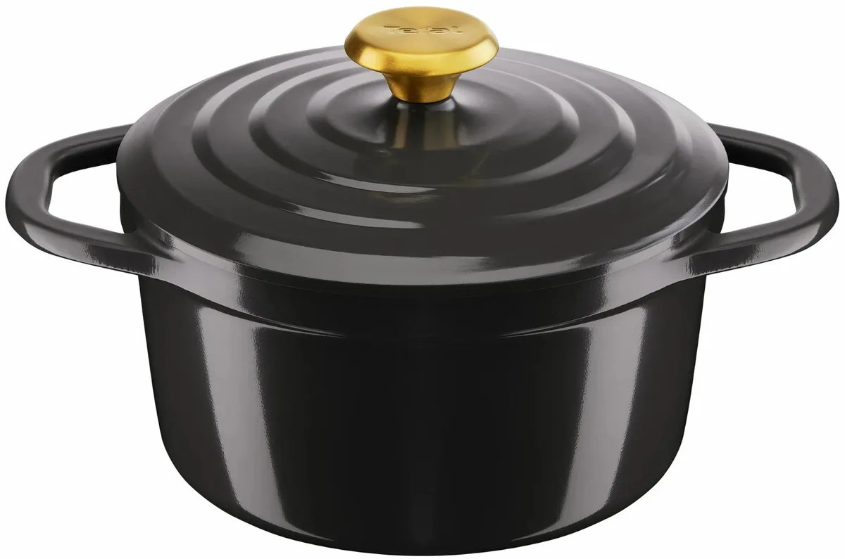 Каструля Tefal Air з кришкою, об'ємом 3.1 л, виготовлена з алюмінію, чорного кольору.
