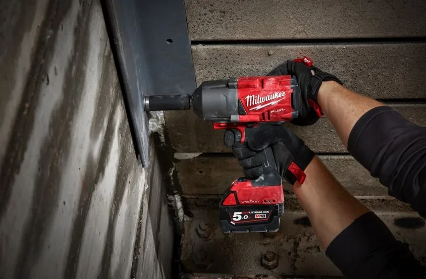 Акумуляторний ударний гайковерт Milwaukee M18 ONEFHIWF34-0X 18В, 2034Нм, 0-1800об/хв, 3/4", кейс, 3.5кг, без батареї