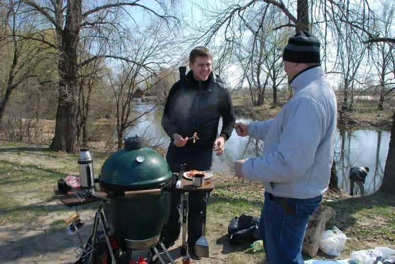 Печь основа для гриля Big Green Egg керамическая M зеленая