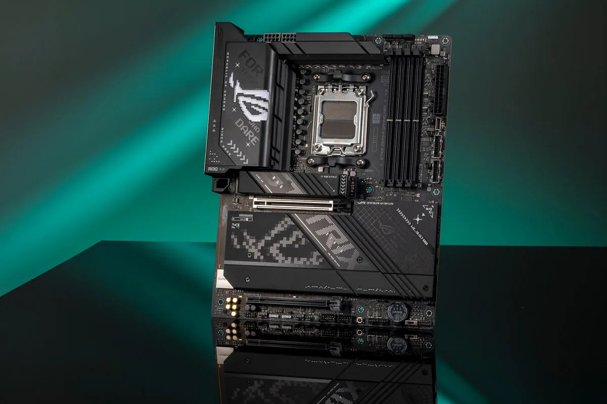 Материнcька плата ASUS ROG STRIX X870-F GAMING WIFI sAM5 X870 4xDDR5 M.2 HDMI DP Wi-Fi BT ATX