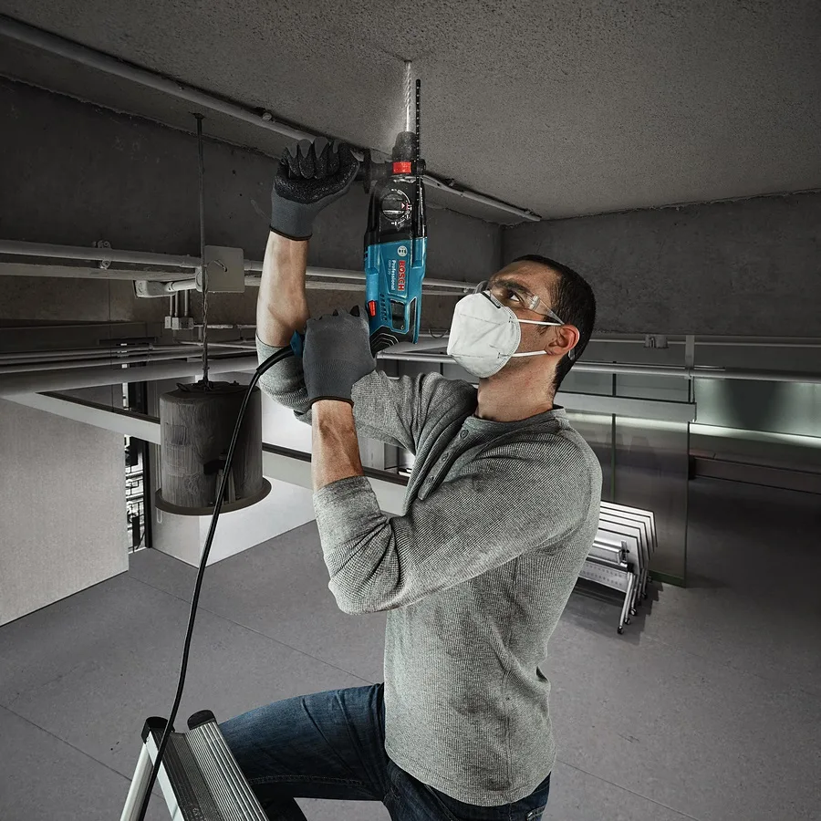 Перфоратор Bosch Professional 720Вт з ударом 2Дж для свердління в бетоні довбанням та реверсом