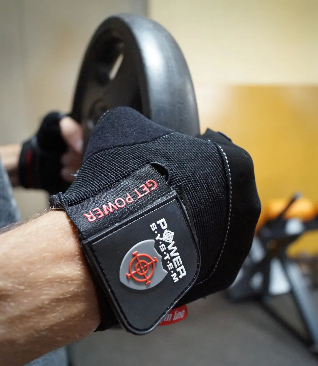 Перчатки для фитнеса Active Point искусственная кожа L черные