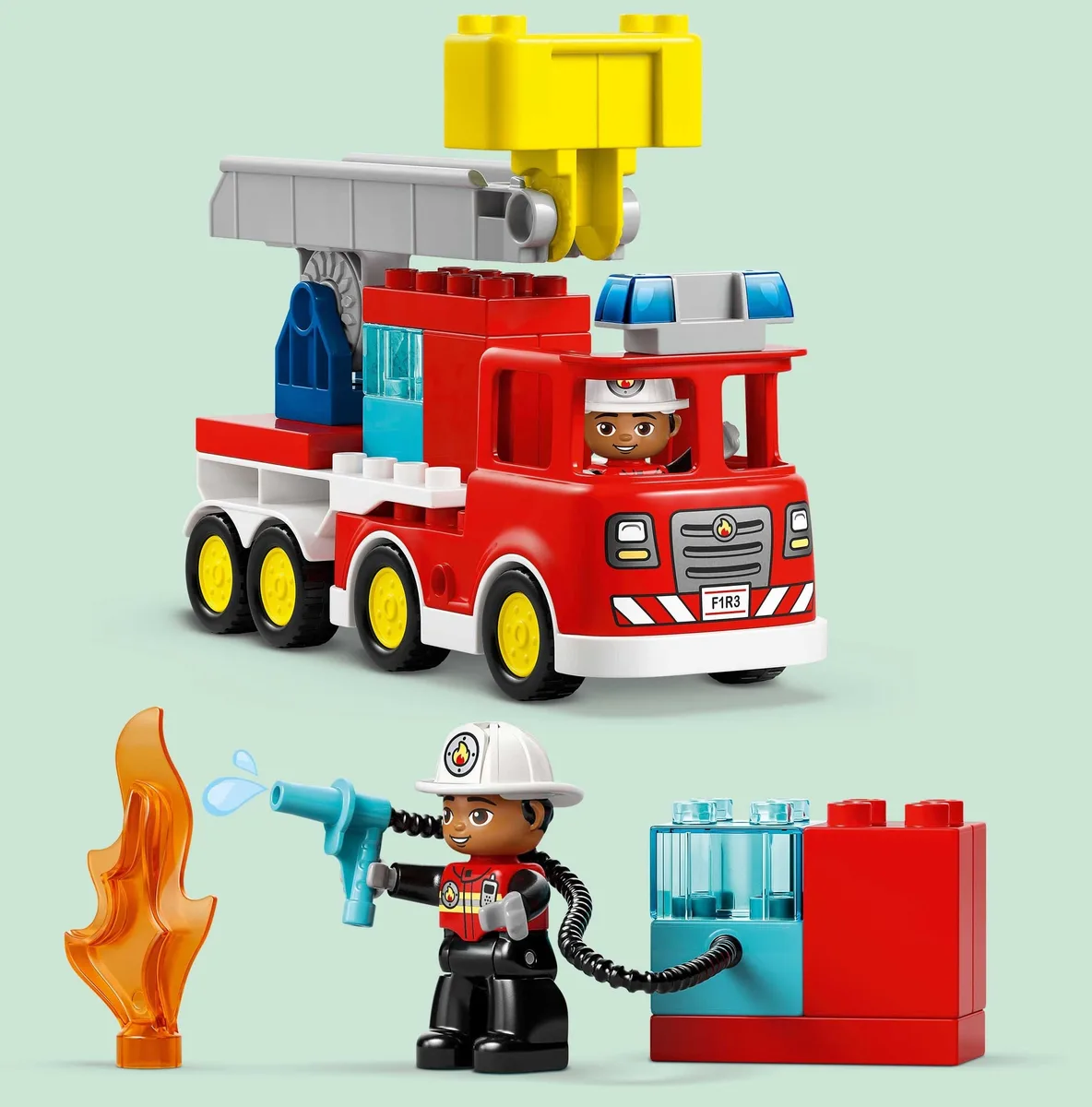 Конструктор LEGO DUPLO Town Пожежна машина зі шлангом і пожежником