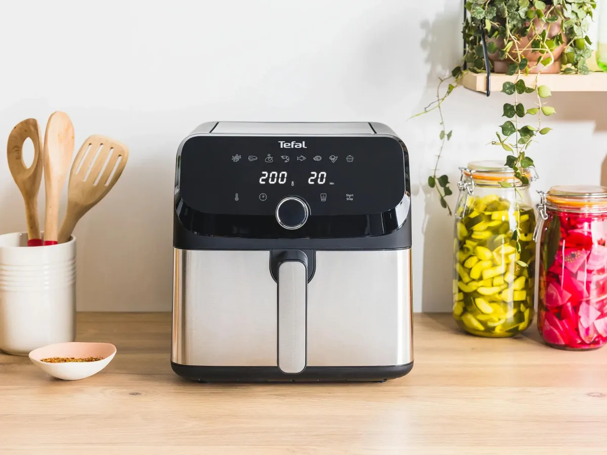 Мультипіч Tefal Easy Fry Mega, 1700Вт, 7.5л чаша, сенсорне управління, 8 режимів, пластиковий корпус, чорний.