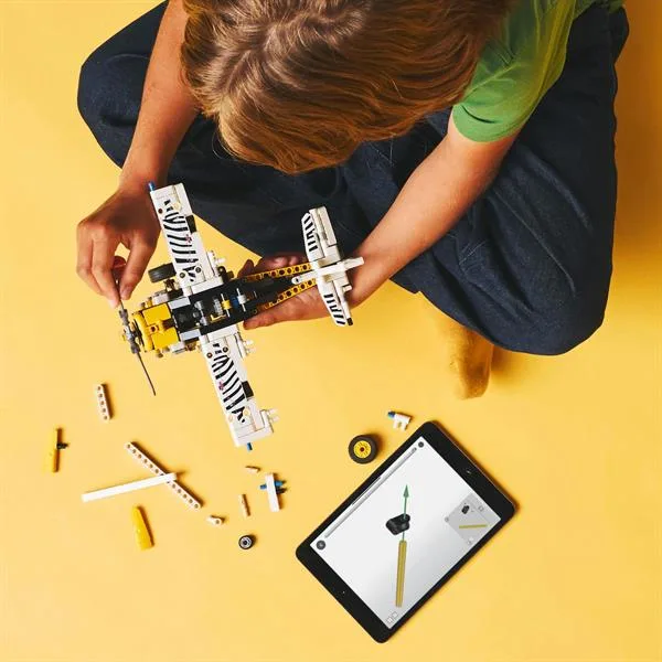 LEGO Technic Конструктор Буш-літак 333 деталі 26х14х9 см Пластик Мультиколір