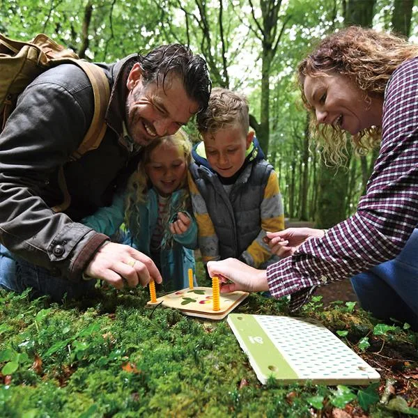 Прес для квітів Hape Nature Fun різнокольоровий 7,7х18,7х18,7 см