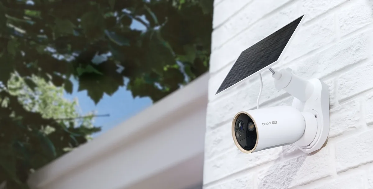 Комплект умной беспроводной камеры TP-LINK TAPO C460 KIT 8MP и солнечной панели.