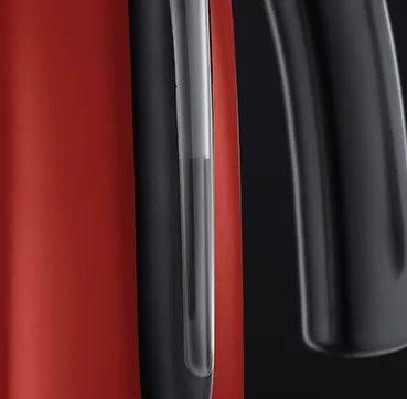 Електрочайник Russell Hobbs Colours Plus 1.7л, металевий, червоний з чорними елементами.