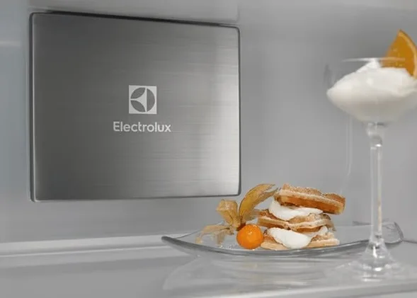 Холодильник Electrolux вбудований з нижнім морозильником 188 см 286 л для кухні з автоматичним розморожуванням FrostFree