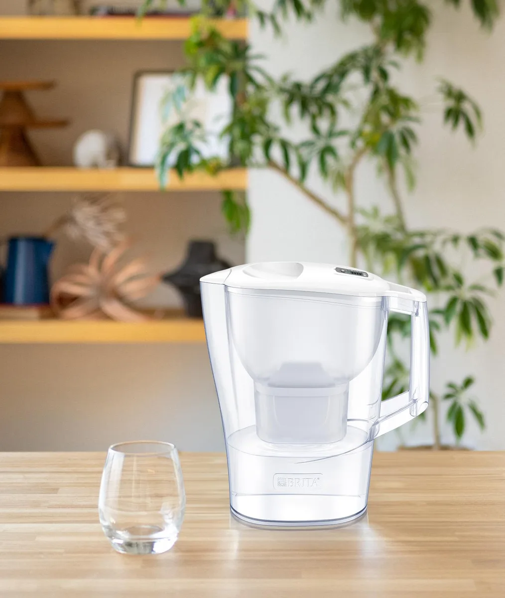 Фільтрувальний глечик Brita Aluna Memo MXPro 2.4л (1.4л очищеної води) з картриджем, білий.