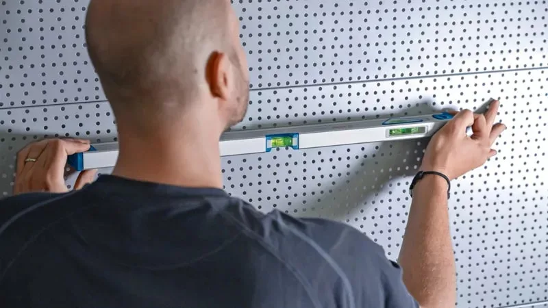 Рівень Bosch Professional 60 см, 3 вбудовані бульбашки, алюмінієвий корпус.