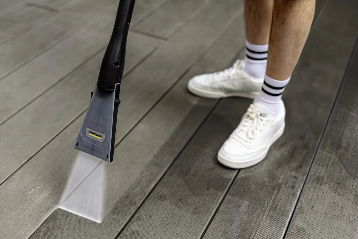 Високопродуктивна мийка під тиском Karcher K Silent Anniversary Edition, 1800 Вт, 130 бар, 420 л/год, шланг 6 м, вага 5 кг.