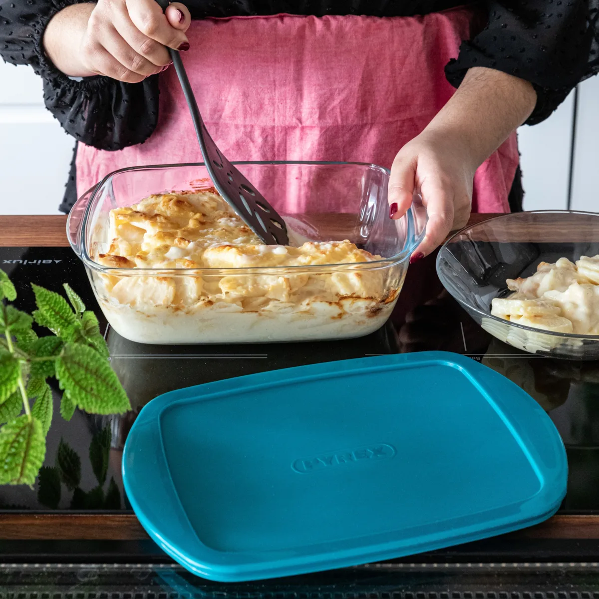 Форма Pyrex боросилікатне скло 40х27х7 см з кришкою