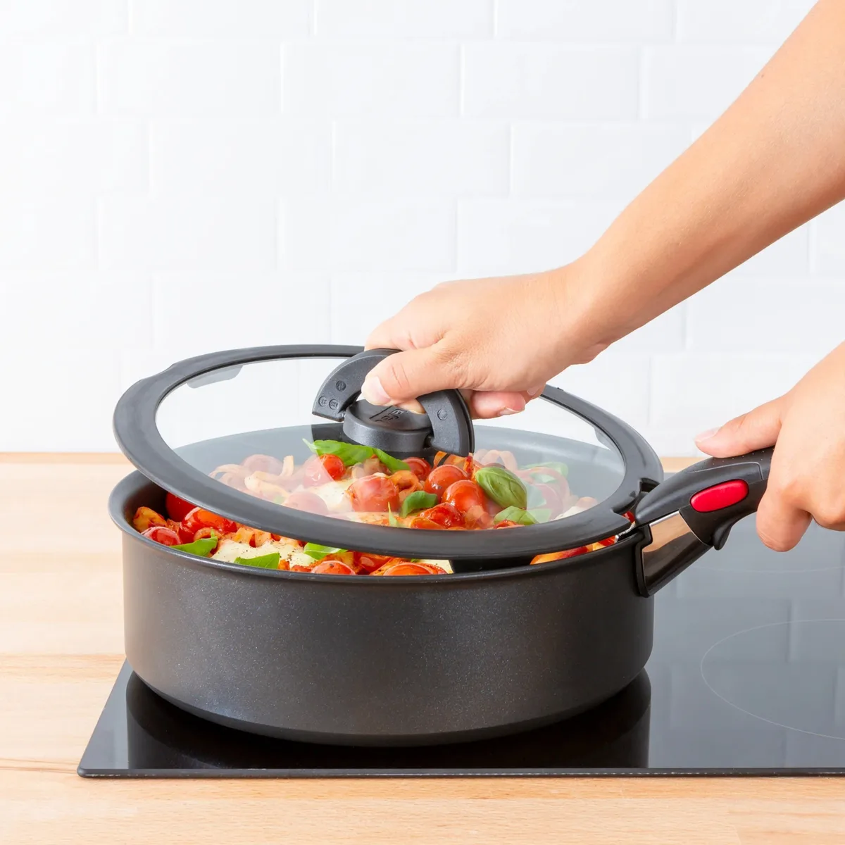 Кришка Tefal Ingenio 18 см, скляна, силіконова, прозоро-чорного кольору.
