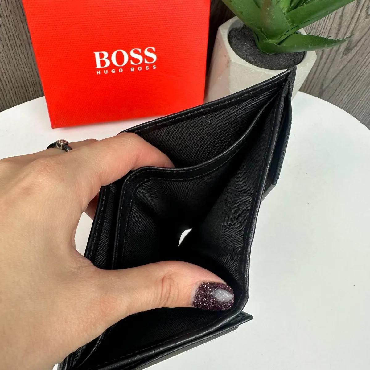Чоловічий гаманець Hugo Boss натуральна шкіра 120х90х25 мм чорний
