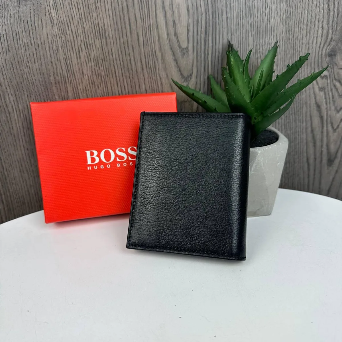 Чоловічий гаманець Hugo Boss натуральна шкіра 120х90х25 мм чорний
