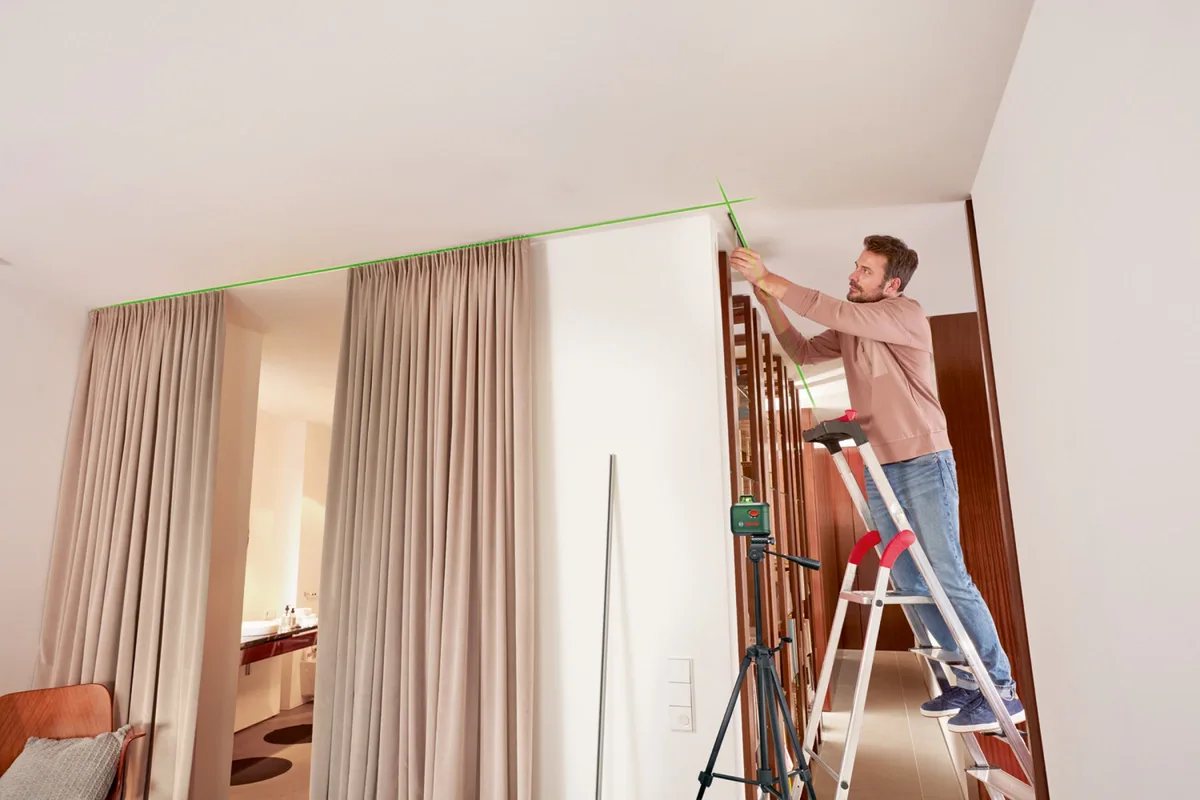 Лазерний рівень Bosch UniversalLevel 360 до 24м ±0.4мм/м, зелений промінь, вага 0.56кг.