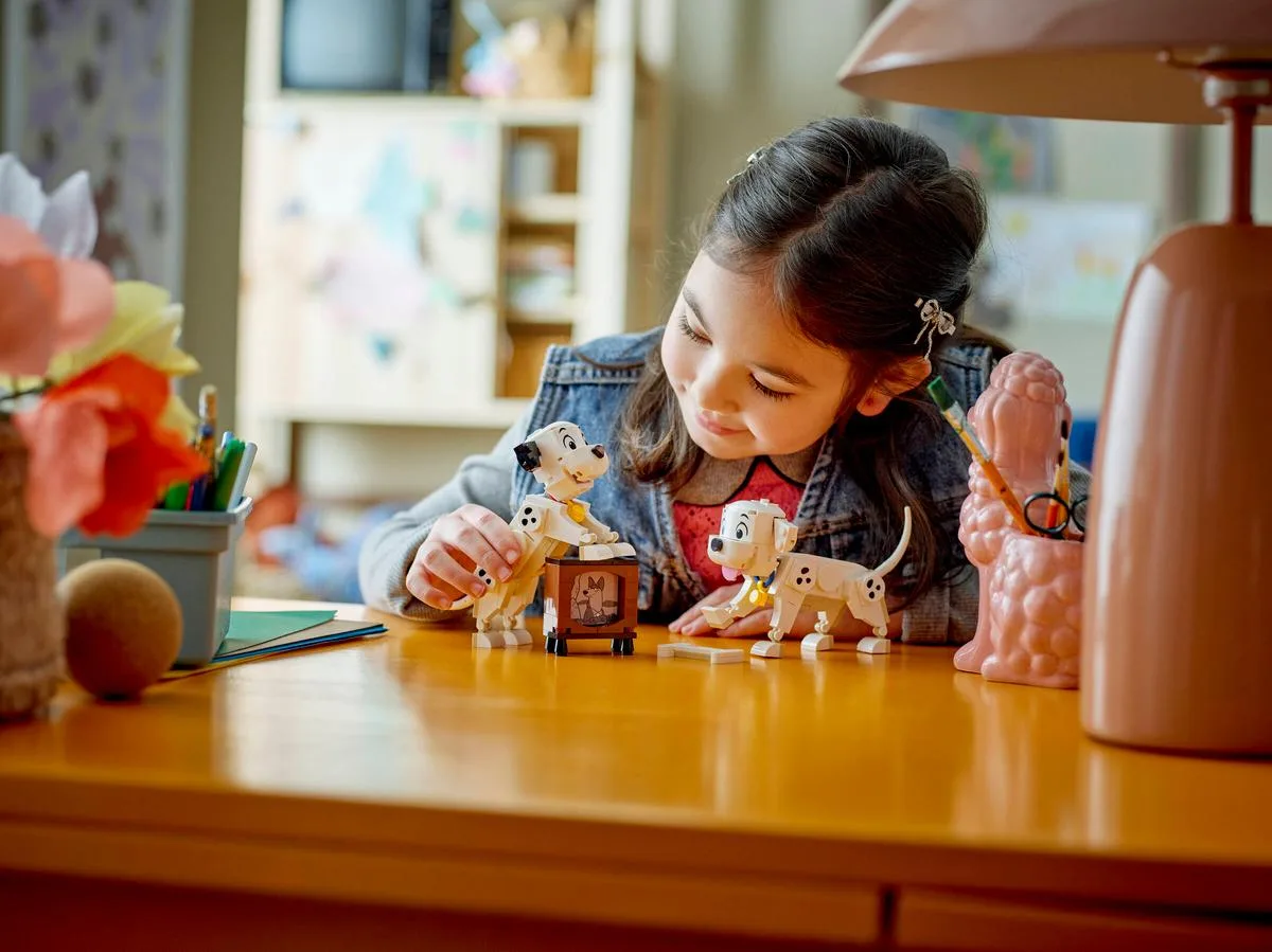 Конструктор LEGO Disney Classic 101 далматинець білий для дітей від 6 років