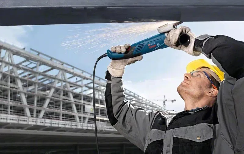 Шліфмашина кутова Bosch 125мм 1800Вт 12000об/хв для професійного використання шліфувальний інструмент