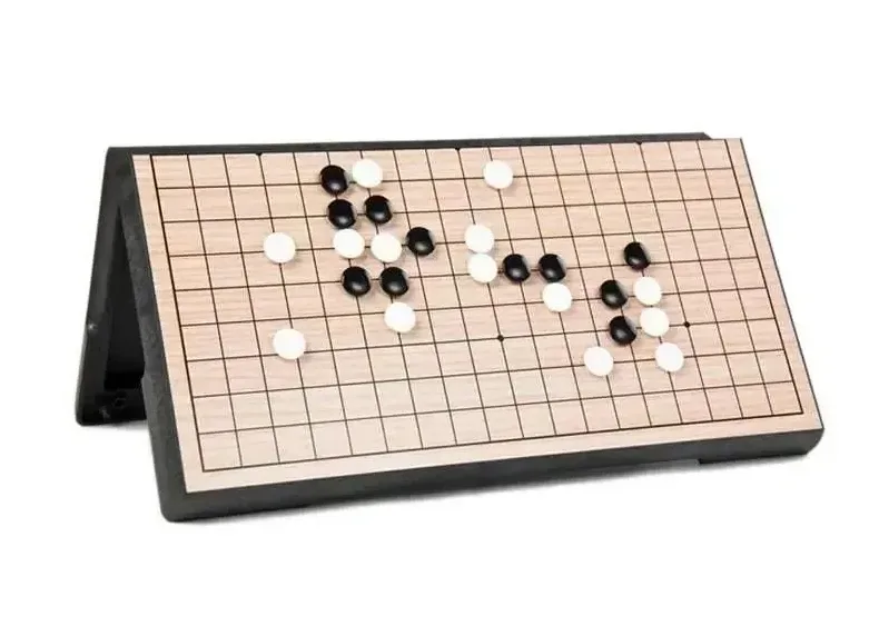 Настільна гра ГО 32х32 см комбінований матеріал чорний і білий