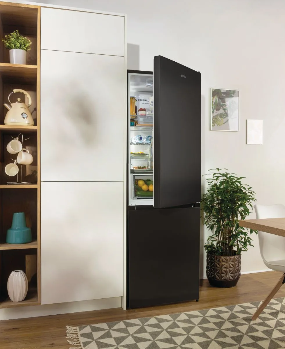 Холодильник Gorenje з нижньою морозильною камерою 204л А++ NoFrost свіжість овочів контроль вологості