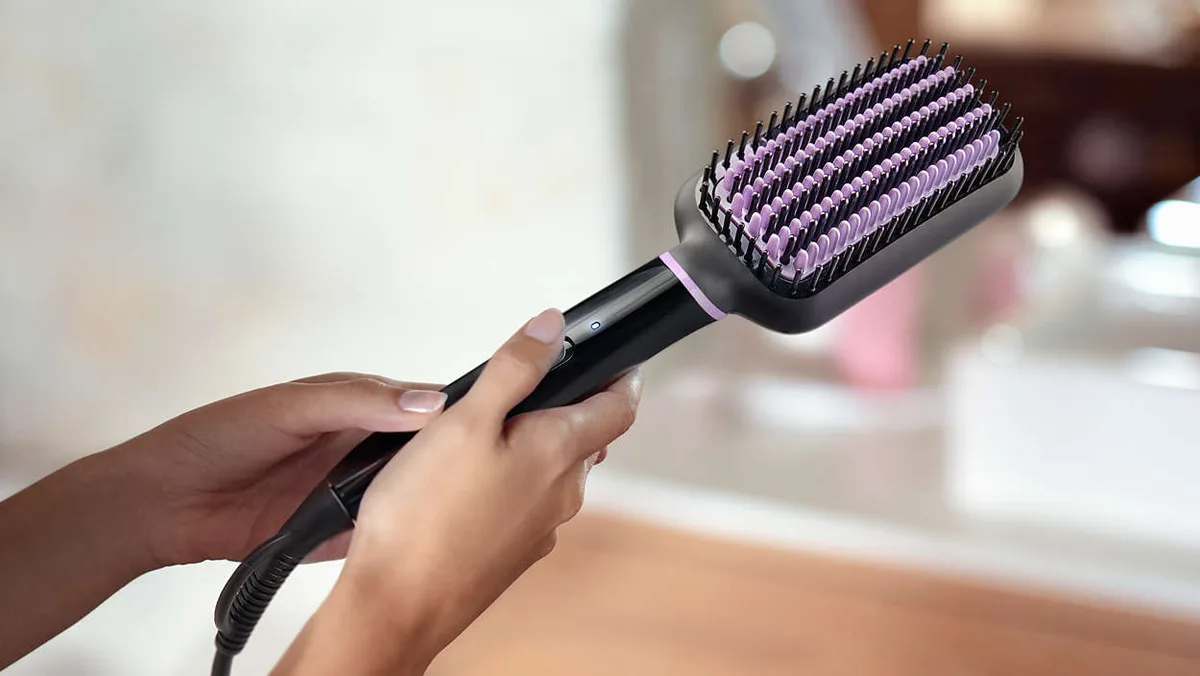 Гребінець Philips керамічний 2 температури 170-200°С чорний