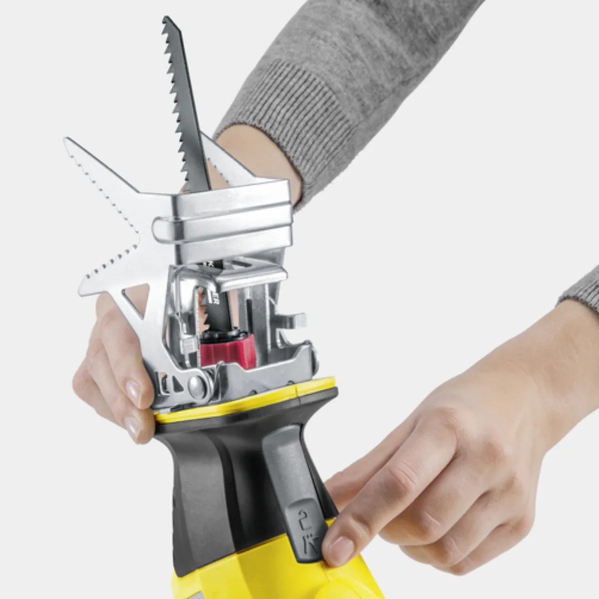 Аккумуляторная сабельная пила Karcher PGS 4-18 18В, пропил 80мм, вес 14кг, без батареи и зарядного устройства
