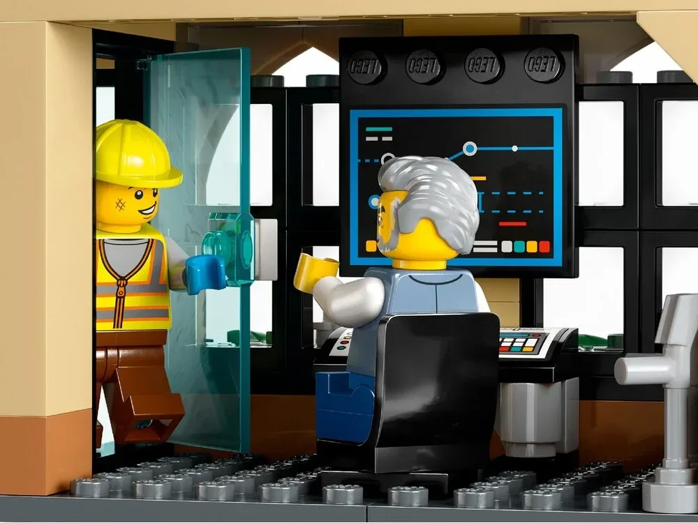 Конструктор LEGO City 752 деталі різнокольоровий 7+