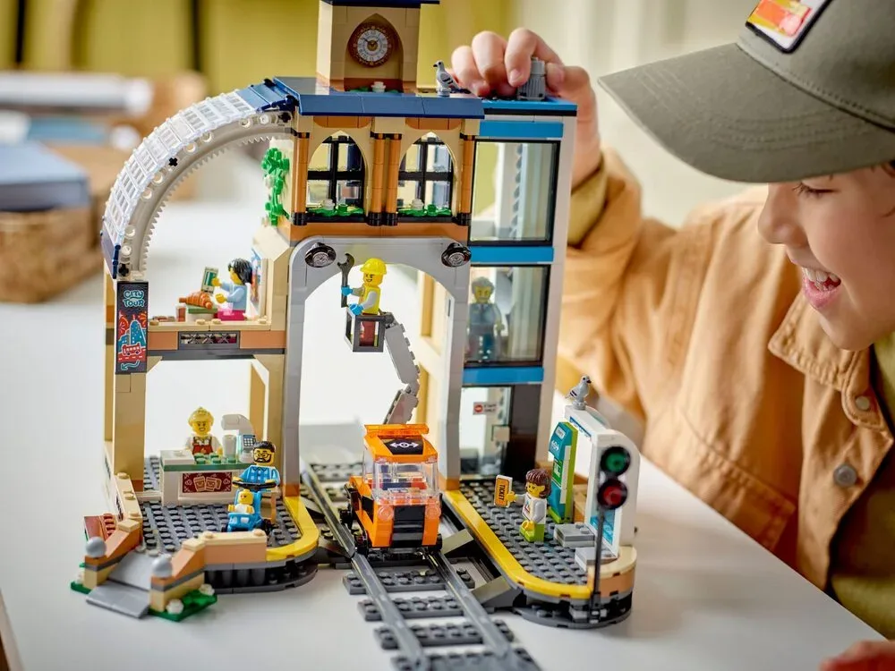 Конструктор LEGO City 752 деталі різнокольоровий 7+