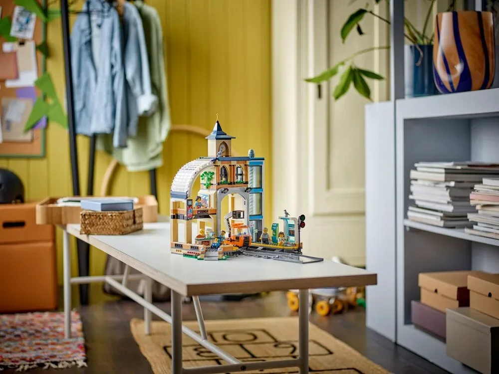 Конструктор LEGO City 752 деталі різнокольоровий 7+